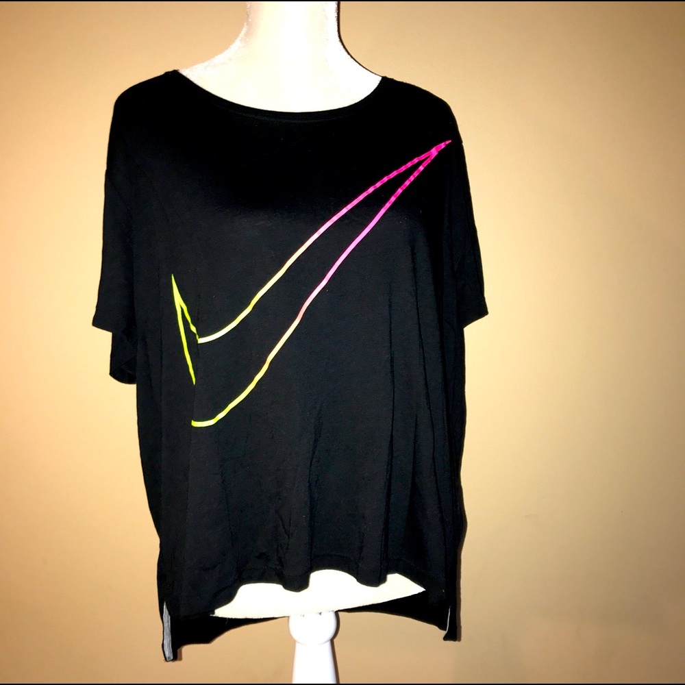 Nike Swoosh Black Crop Workout Top Size XL Like New